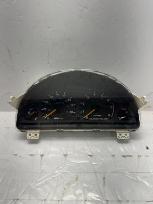 96 97 98 Suzuki Sidekick Geo Tracker Instrument Cluster Speedometer OEM - Image 1 of 4