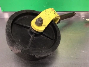 John Deere 855 955 72" Deck Caster Gabel AM101227 T2 #1 - Bild 1 von 5