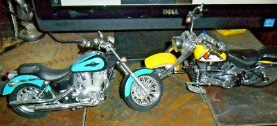 2 LOT Maisto 1/10 Honda Shadow Model Motorcycle & 1/9 Matchbox Fatboy Harley - Image 1 of 4