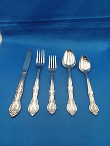 One 5 Piece Place Setting of MSI Merchandise Service Inc. MARSEILLES Stainless - Picture 1 of 6