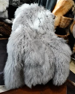 Totally Beautiful 1500mm x 1000mm Pale Grey Mongolian Lambswool Throw - Picture 1 of 11