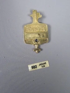 B182 Vintage 1969 Corgi Rockets 902 UK Jaguar XJ6 Schlüssel Golden Metall - Bild 1 von 2