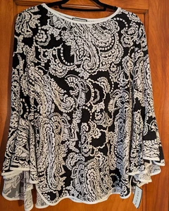 Sam & Jess Women's Large 3/4 Length Black and White Bell Sleeve Top - New! - Picture 1 of 4