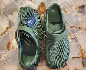 Herren Sasquatch PVC Sandalen Pantoletten Olivgrün Größe 12 Wasserschuhe Neu mit Etikett - Bild 1 von 8