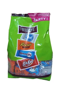 Hershey Reese's Milk Chocolate Assortment Snack Size Candy - 33.43oz Free S/H - Picture 1 of 7