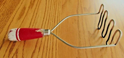 Triturador de patatas vintage rojo blanco a rayas mango de madera años 50 Foto 1 de 4