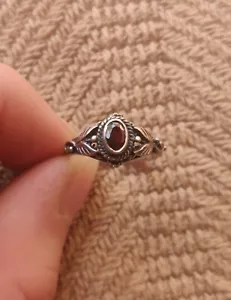 Sterling Silver garnet ring sz 7 - Picture 1 of 4