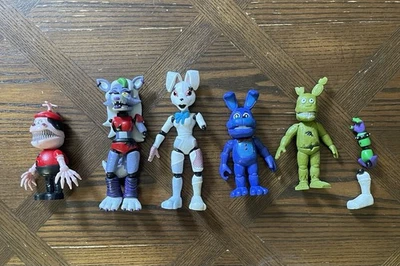 Funko Five Nights at Freddy's Lote de 5 Vanny, Figura de Acción Violación de Seguridad FNAF Foto 1 de 4