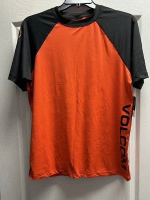 New Volcom Men’s Rashguard Swim Surf Shirt Short Sleeve Size XL NWT - Image 1 of 4