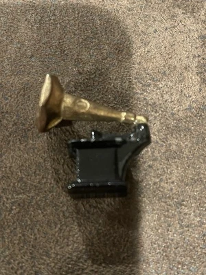 "Mueble vintage para casa de muñecas miniatura metal negro dorado gramófono 1,25""" Foto 1 de 4