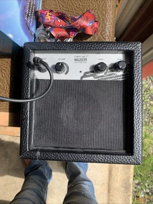 First Act MA2039 Mini Guitar Battery Powered Amplifier 6.75 inches - Image 1 of 4