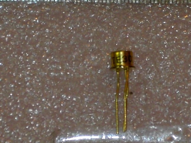 NTE 3031 Npn-Si Phototransistor Transistor - Image 1 of 1