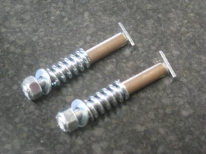 MG MGB ROADSTER 1962 -1980 PAAR 1/4 LIGHT QUARTER LOWER PIVOT ASSEMBLYS BHH717 - Bild 1 von 4