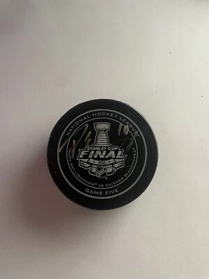PATRICK SHARP SIGNED AUTOGRAPH CHICAGO BLACKHAWKS OFFICIAL HOCKEY PUCK BAS COA - Image 1 of 2
