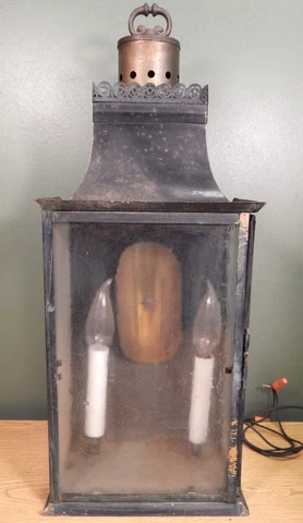 ANTIQUE COLONIAL STYLE PORCH SCONCE TO RESTORE Cover
