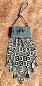 ANTIQUE WHITING & DAVIS MESH BAG BLACK WHITE ART DECO DANCING PAIR COMPACT PURSE - Picture 1 of 16