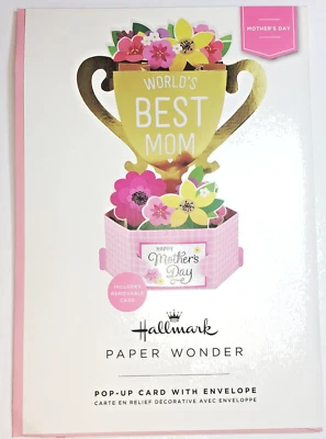 Tarjeta emergente Hallmark Paper Wonder Día de la Madre Mejor Mamá del Mundo Trofeo y Flores Foto 1 de 2