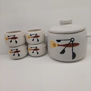 West Bend USA Stoneware Bean Pot And 4 Soup Bean Bowls Set Pottery Vintage - Picture 1 of 9