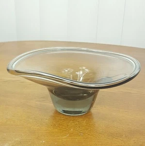 Vicke Lindstrand per Kosta Svezia ciotola grigia in vetro artistico scandinavo 10" - Foto 1 di 11