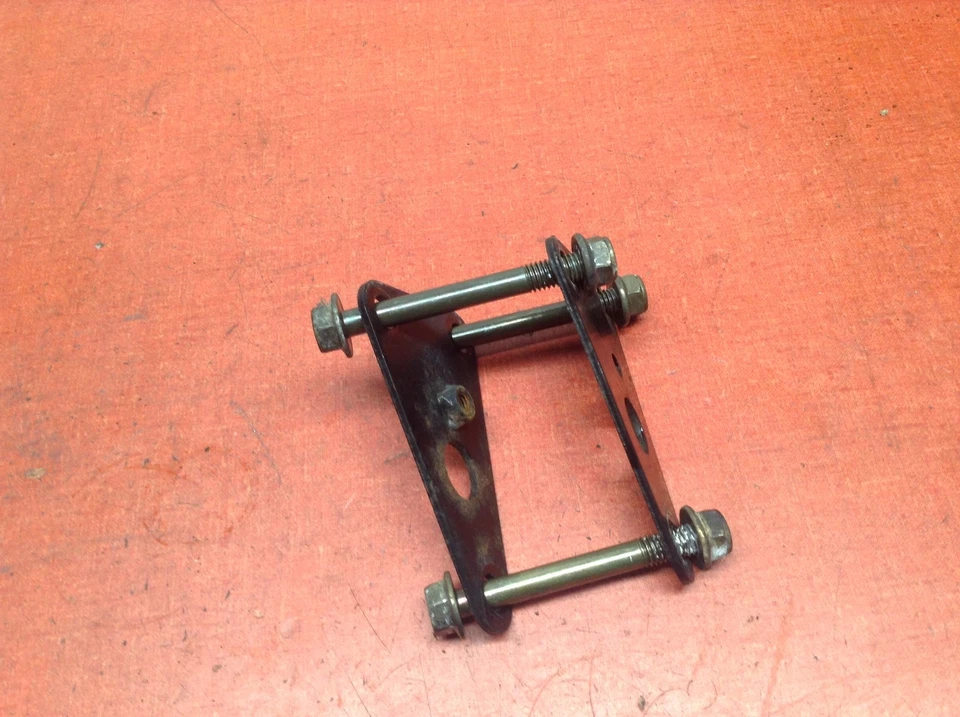 2004 04 SUZUKI QUADMASTER 50 MOTOR MOUNTS Foto 1 de 1