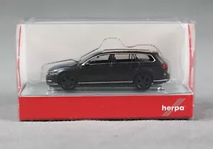HERPA 038423-006 H0,1:87 VW Passat Variant, mangangrau NEUHEIT 2025! - Bild 1 von 5