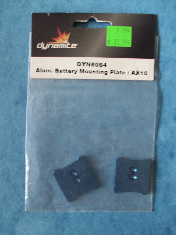 GENUINE DYNAMITE 8064 ALUMINIUM BLUE BATTERY MOUNTING PLATE AX10 DYN8064 NIP - Image 1 of 1