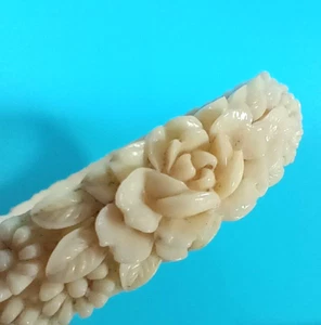Vintage Carved Celluloid Floral Bracelet Roses Daisies Flower Bangle 1930's? - Picture 1 of 4