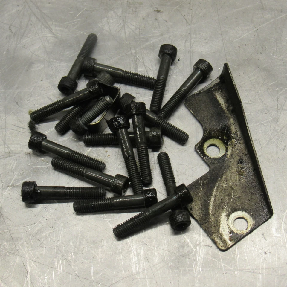 Kawasaki ZN1300 Voyager 1985 pernos de cárter de aceite herrajes 120P0635 Foto 1 de 4