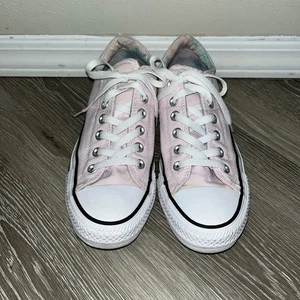 Women’s Converse Light Pink Low Top Sneakers Size 7 - Picture 1 of 5