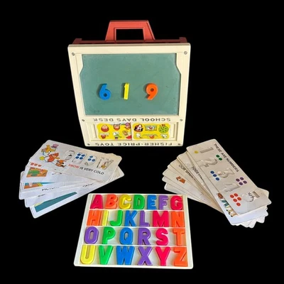 Fisher Price Toys 1972 días escolares escritorio y accesorios - casi completo Foto 1 de 4
