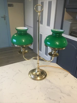 A BEAUTIFUL QUALITY VINTAGE BRASS DOUBLE STUDENTS LAMP, REWIRED. - Image 1 of 4