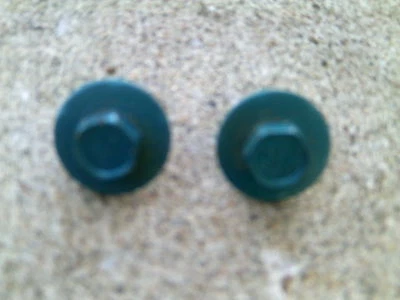 Juego de 94 pernos de montaje de pestillo de maletero Pontiac Grand Prix SE / 1994 Foto 1 de 2