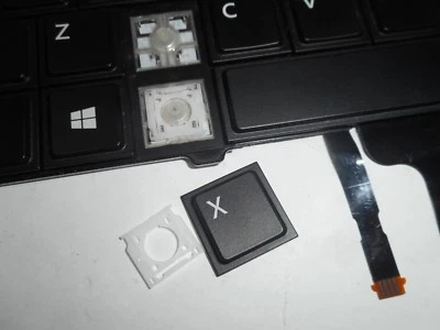 SINGLE KEY CAP+PLASTIC CLIP FOR LATITUDE E7440 FROM 8PP00 MODEL NSK-LD0BC - Image 1 of 3