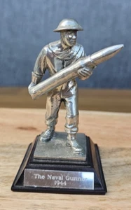 FIGURA DE PELTRE REAL HAMPSHIRE EL ARTILLERO NAVAL 1944 - Imagen 1 de 7