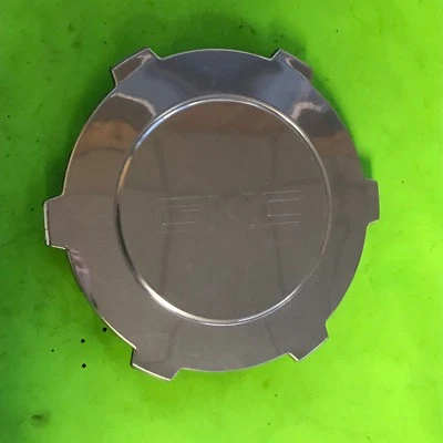 2004-2007 GMC Sierra 1500 Yukon XL Center Cap 9594521 Polished - Image 1 of 4