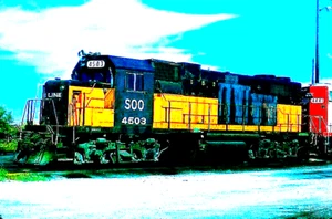 ORIGINAL KODACHROME SLIDE SOO LINE GP38-2 #4503 BENSENVILLE, IL SEPT. 24, 1988 - Picture 1 of 1