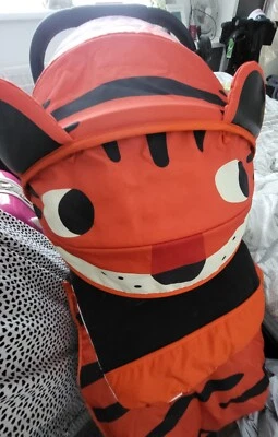 tiger print cosatta  puschair - Image 1 of 4