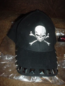 HOT TOPIC BORDADO CALAVERA Y HUESOS CRUZADOS TACHONADO SOMBRERO GORRA GORRA TALLA L/XL - NUEVO - Imagen 1 de 7