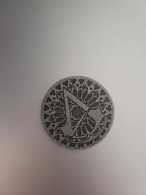 Moneda de metal Assassin's Creed Unity utilería promoción asesinos disfraces coleccionistas Foto 1 de 2