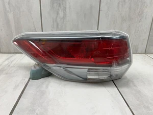 OEM 2017-2019 Toyota Highlander  Left Driver Side Tail Light Lamp #SAE AIP2ST 12 - Bild 1 von 15