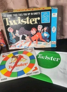 Vintage COMPLETE 1966 TWISTER by MILTON BRADLEY in original box Model #4645 - Picture 1 of 14