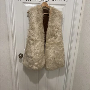 Love Token Light Beige Faux Fur Hook Closure Vest LT96-20 Sz Xs - Picture 1 of 5