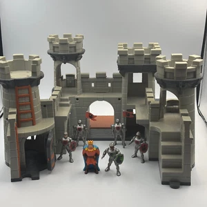 Lakeshore Learning Royal Kingdom Adventure Castle Kids Toy w/ 6 Figures 2 Flags - Picture 1 of 14
