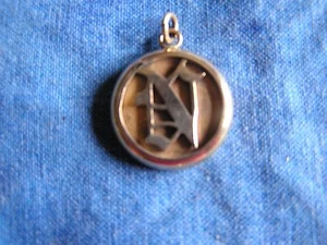 VIKTORIANISCHER ANHÄNGER MONOGRAMM N HERGESTELLT AUS VIKTORIANISCHEM 1880 MANSCHETTENKNOPF ALTER ENGLISCHER STIL - Bild 1 von 3