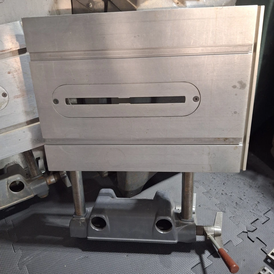 Shopsmith Mark V  main table with carriage  - Image 1 of 2