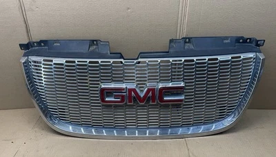 GMC Yukon Denali 2007 a 2014 parrilla superior delantera OEM!!️DM!!️ Foto 1 de 4