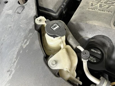 Depósito de refrigerante VIN J 11º dígito limitado compatible con 07-17 ACADIA 2756959 Foto 1 de 4