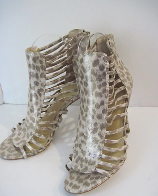 Sandalias Ivanka Trump Davinic de cuero dorado con cremallera punta abierta correa en el tobillo talla 8 M Foto 1 de 4