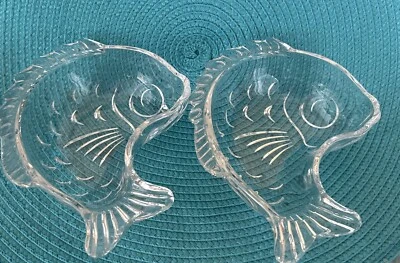 2 Set Mikasa Studio Nova Fish Shaped Candy Nut Bowls 6.25" x 4.5" x 1.5" Xmas - Image 1 of 4