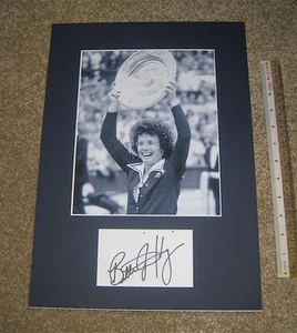 BILLIE JEAN KING LEYENDA DEL TENIS AUTÓGRAFO Y WIMBLEDON GANAR FOTO EXHIBICIÓN PSA - Imagen 1 de 3